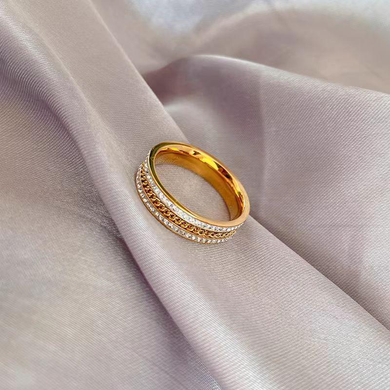 Anello in acciaio inox con finitura lucida